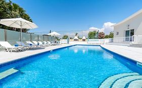 Villa Amelia By Ezoria Villas